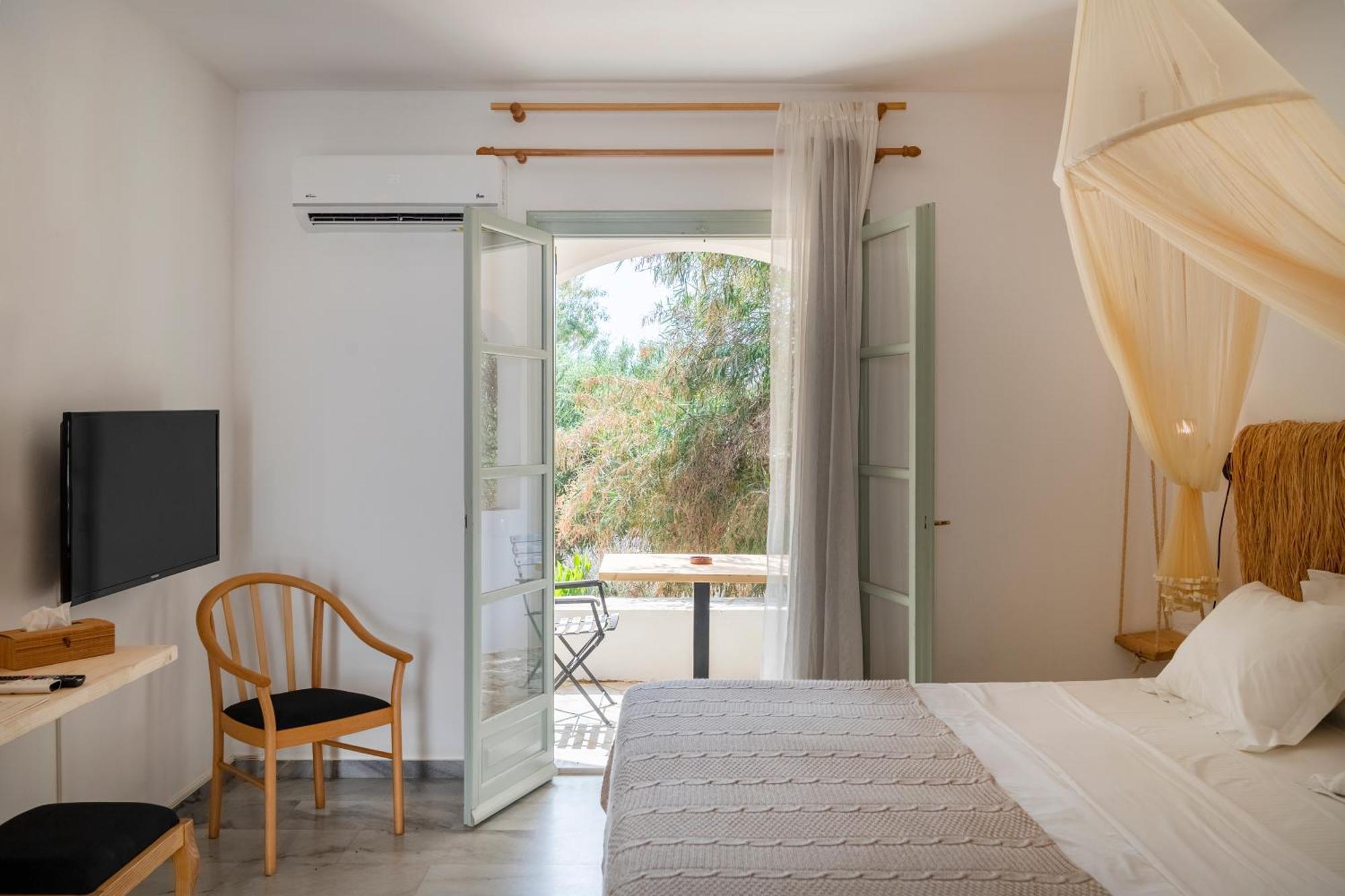 Parosland Hotel Alikí Pokoj fotografie
