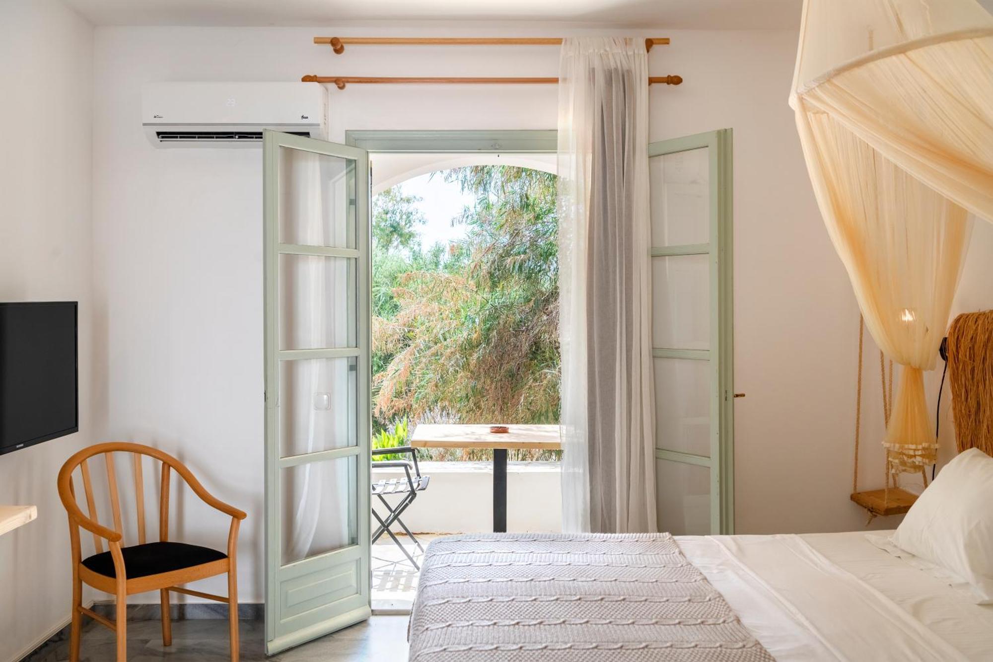 Parosland Hotel Alikí Pokoj fotografie